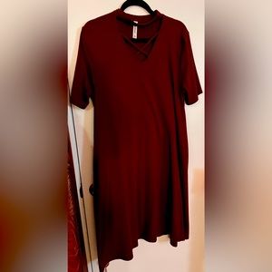 XL maroon dress with pockets!